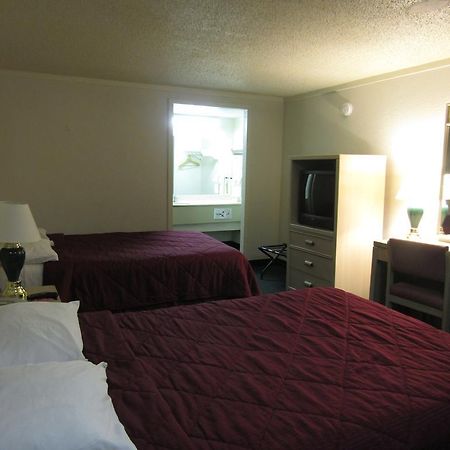 Austin Town Inn Austintown 외부 사진